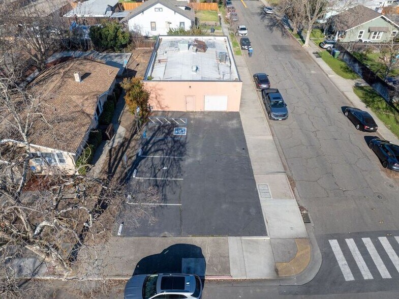 318 N Thor St, Turlock, CA à vendre - Photo de l’immeuble – Image 2 sur 26