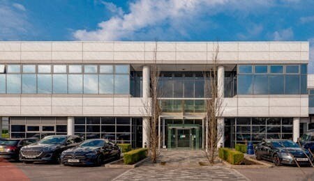 1A Guildford Business Park, Guildford à louer - Photo de l’immeuble – Image 2 sur 5