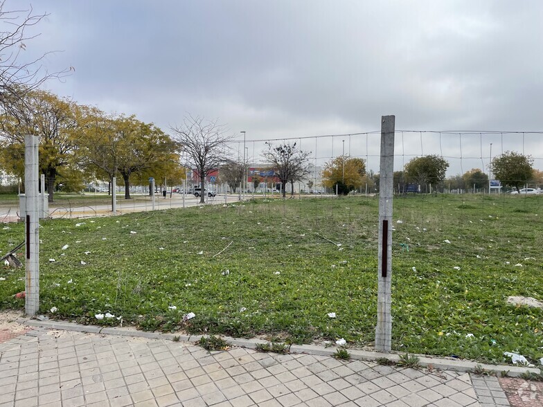Calle De Berzosa De Lozoya, 9, Madrid, Madrid à vendre - Photo principale – Image 1 sur 2