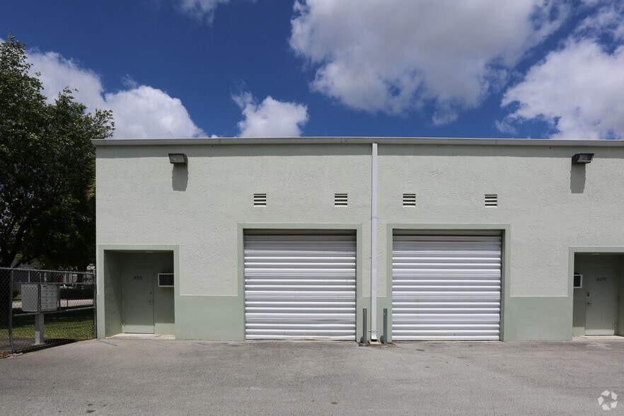 14105-14125 SW 139th Ct, Miami, FL à louer - Photo de l’immeuble – Image 2 sur 7