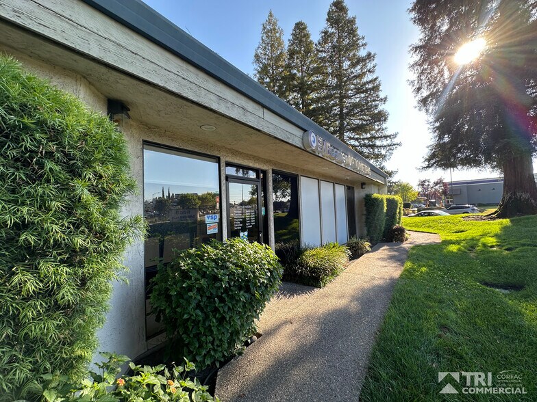 5959 Greenback Ln, Citrus Heights, CA à vendre - Photo de l’immeuble – Image 2 sur 3