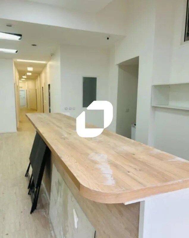 Local d’activités dans Saint-Cloud à louer Photo intérieure– Image 1 sur 5