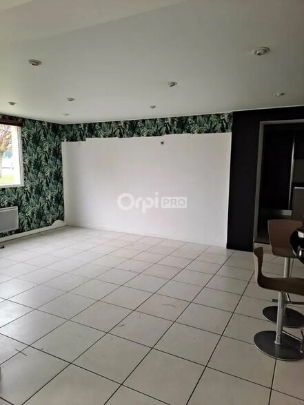 Local commercial dans Saint-Memmie à louer - Photo de l’immeuble – Image 2 sur 5