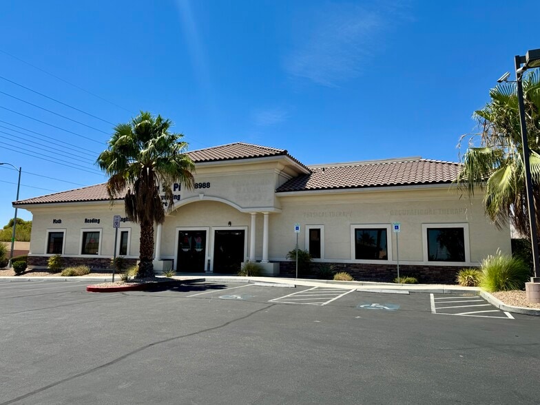 8988 W Cheyenne Ave, Las Vegas, NV à louer - Photo de l’immeuble – Image 2 sur 12