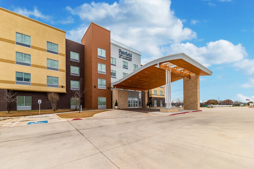 1300 N Interstate 35, Gainesville, TX à vendre - Photo de l’immeuble – Image 2 sur 4