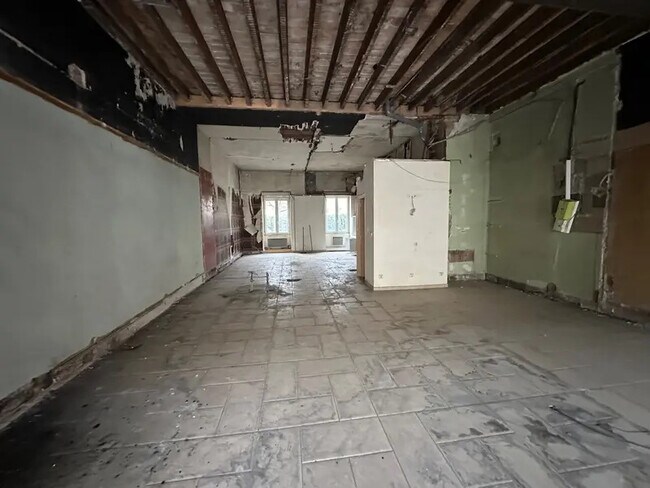 Plus de détails pour Local commercial à louer