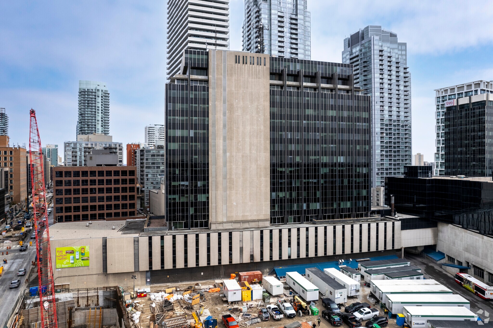 2200 Yonge St, Toronto, ON à louer Photo principale– Image 1 sur 4
