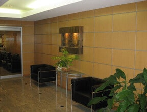 330 Motor Pkwy, Hauppauge, NY à louer Hall d’entrée– Image 1 sur 1
