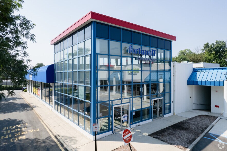 141 Route 17, Paramus, NJ à louer - Photo de l’immeuble – Image 3 sur 7