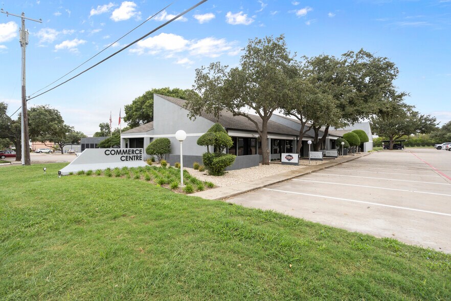 4734 Benbrook Blvd, Benbrook, TX à louer - Photo de l’immeuble – Image 3 sur 18