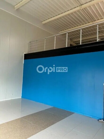 Local commercial dans Bétheny à louer - Photo intérieure – Image 2 sur 9