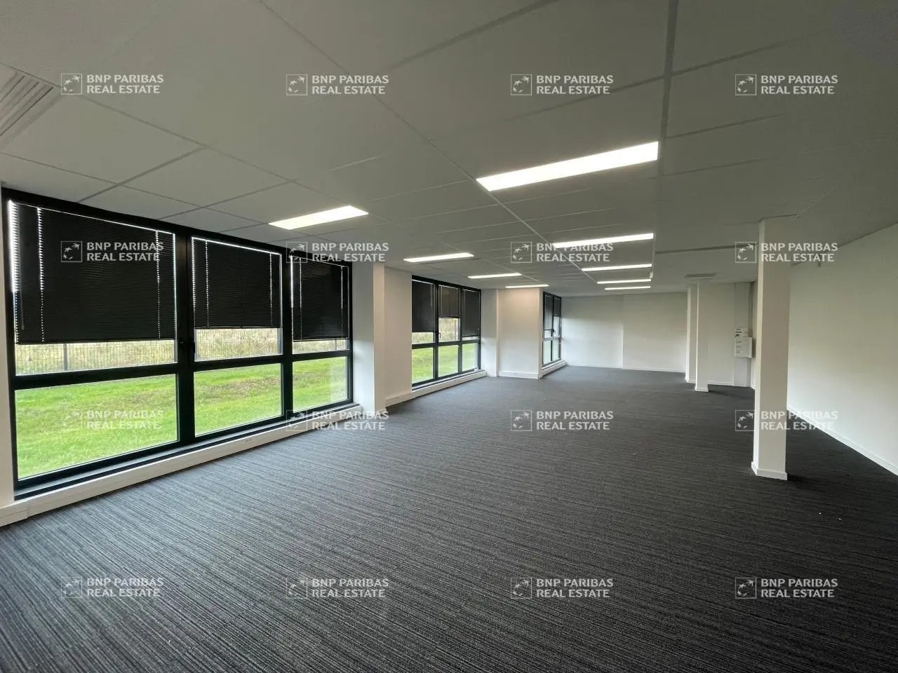 Bureau dans Saint-Martin-du-Vivier à vendre Photo intérieure– Image 1 sur 10
