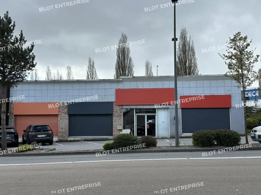 Local commercial dans Lorient à louer Photo de l’immeuble– Image 1 sur 7