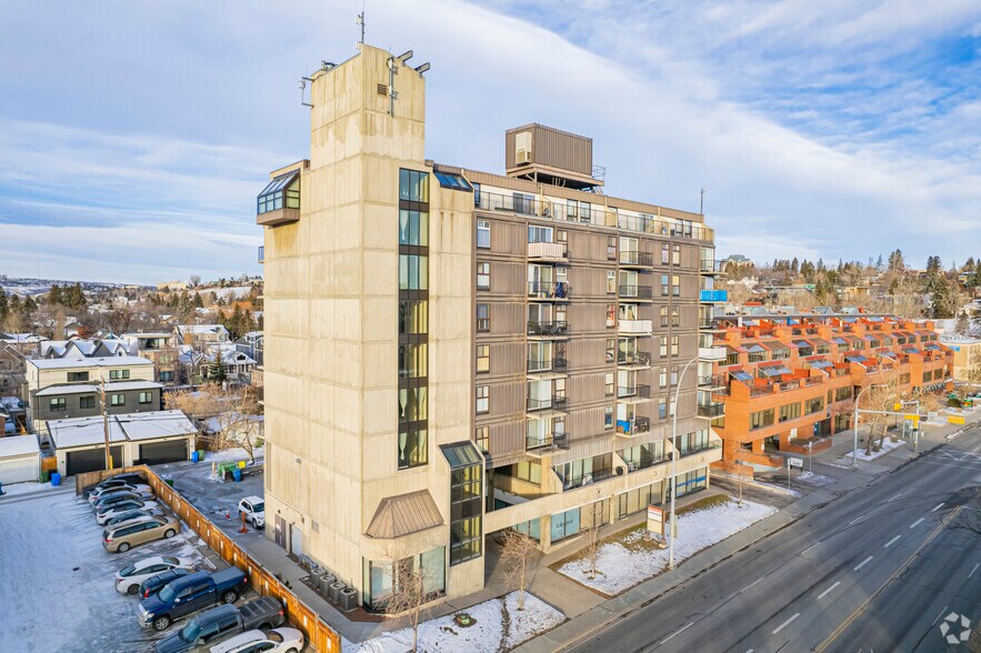 723 14th St NW, Calgary, AB à louer - Photo principale – Image 1 sur 11