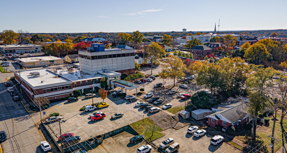 303 Smith St, Lagrange, GA à vendre - Photo de l’immeuble – Image 2 sur 6