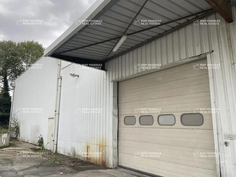 Local d'activités dans Orvault à vendre - Photo de l’immeuble – Image 3 sur 7