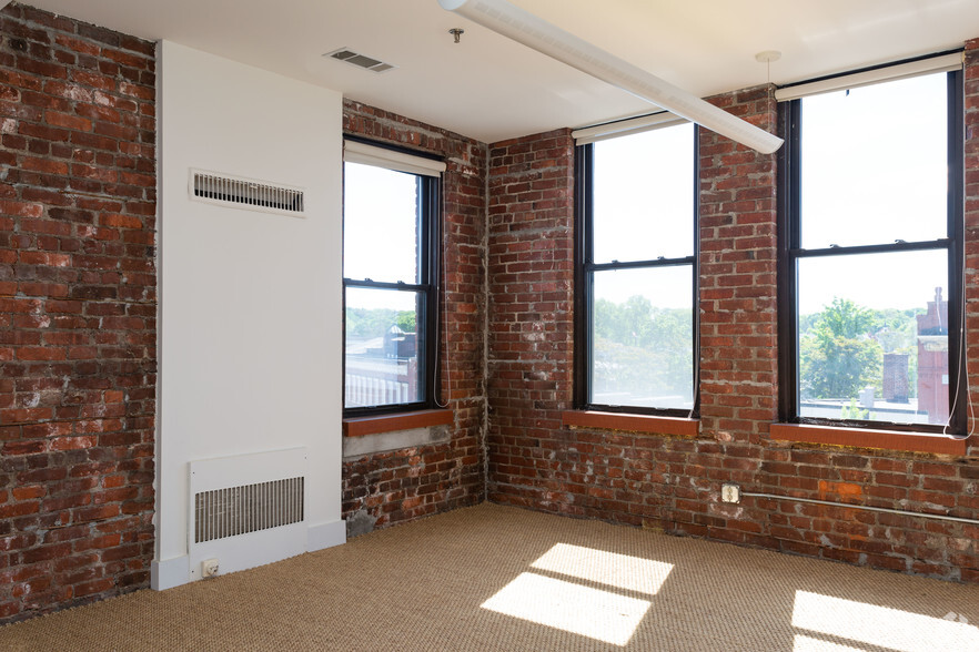 64 Wall St, Norwalk, CT à louer - Photo intérieure – Image 1 sur 9