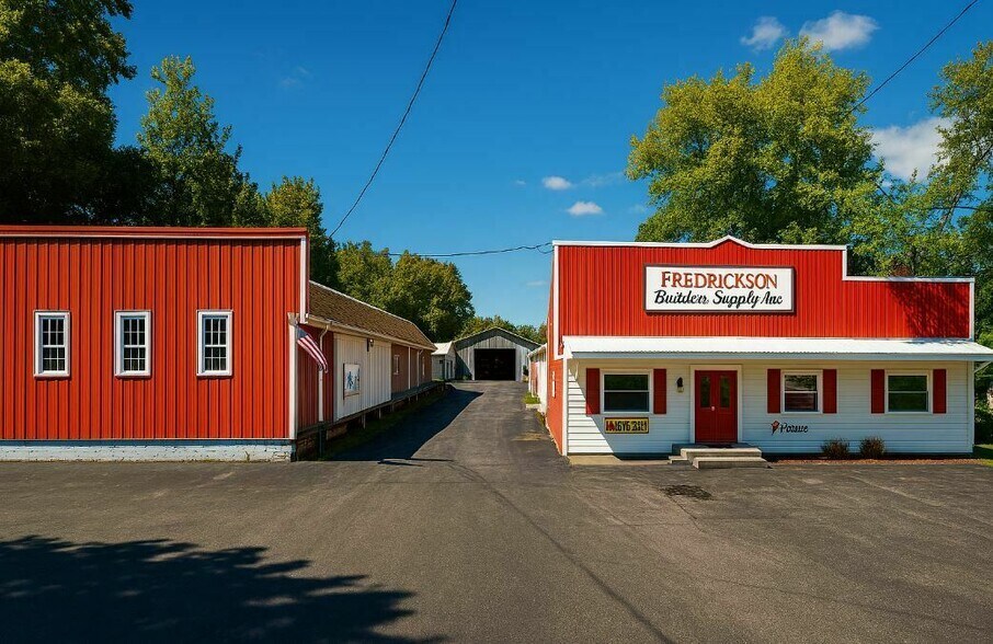 320 Maple Ave, Cassadaga, NY à vendre - Photo de l’immeuble – Image 1 sur 49