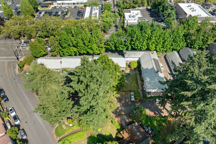 50 Northshore Rd, Lake Oswego, OR à vendre - Photo de l’immeuble – Image 3 sur 11