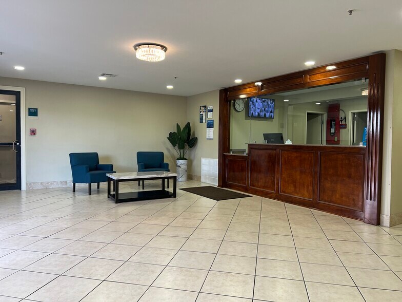125 Dixie Ave, Houma, LA à vendre - Hall d’entrée – Image 3 sur 8