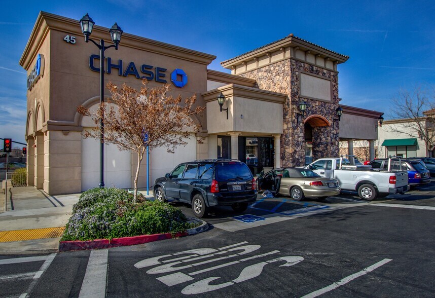 765 S Hwy, Lincoln, CA à louer - Photo de l’immeuble – Image 3 sur 9