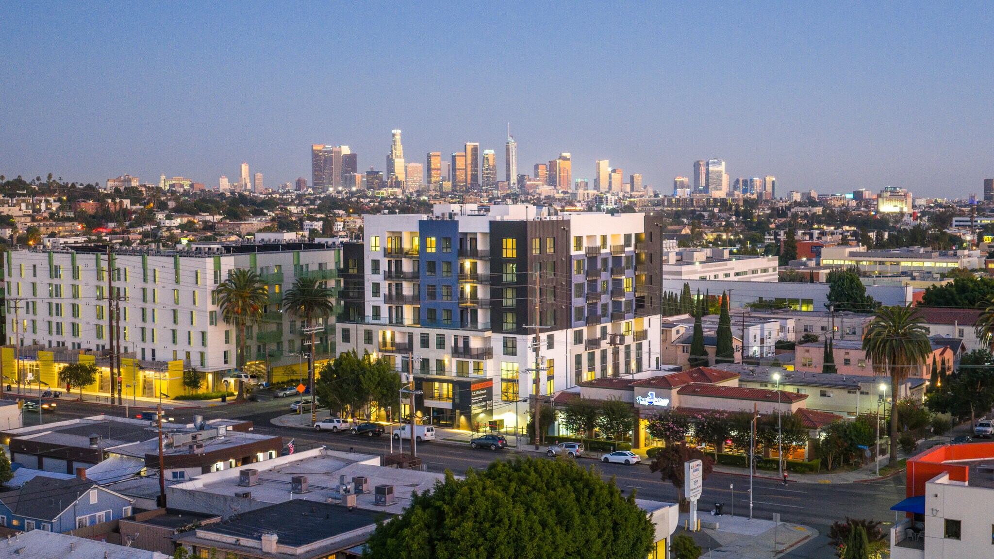 4750 Santa Monica Blvd, Los Angeles, CA à louer Photo de l’immeuble– Image 1 sur 14