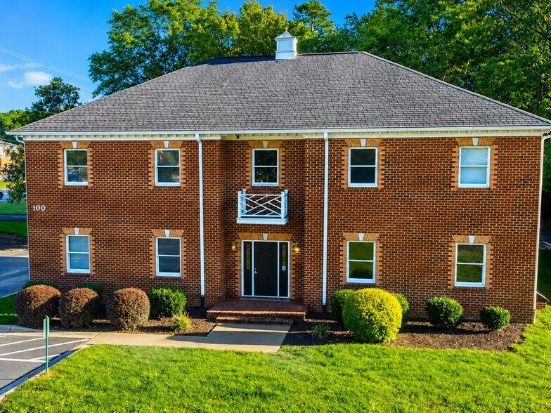 1910 Sedwick Rd, Durham, NC à louer - Photo de l’immeuble – Image 1 sur 2