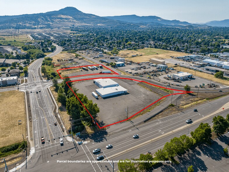3450 Crater Lake Ave, Medford, OR à louer - Photo de l’immeuble – Image 2 sur 79