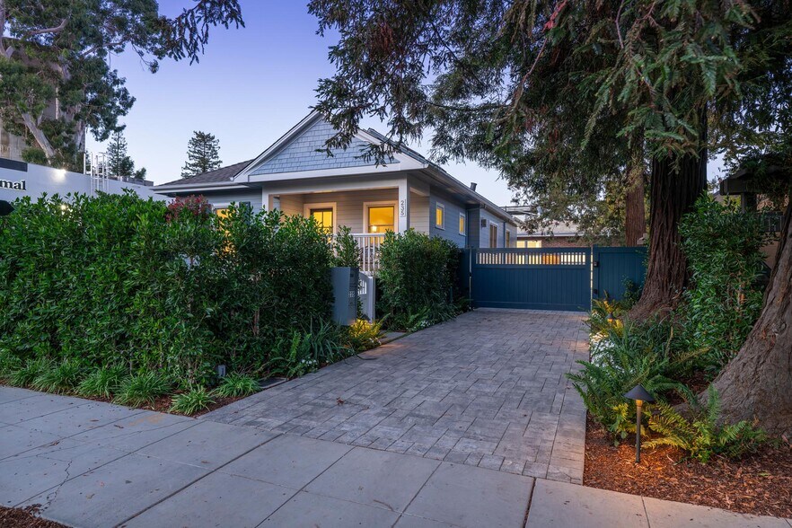 235 Alma St, Palo Alto, CA à vendre - Photo de l’immeuble – Image 1 sur 7