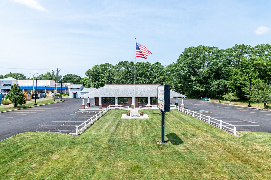 6595 Post Rd, North Kingstown, RI à vendre - Photo de l’immeuble – Image 2 sur 38