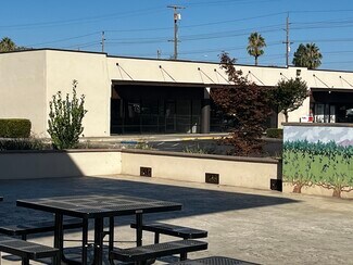 Plus de détails pour 400 E Kettleman Ln, Lodi, CA - Bureau/Local commercial, Local commercial à louer