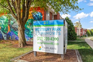 Plus de détails pour 1801 W John St, Champaign, IL - Logement à vendre