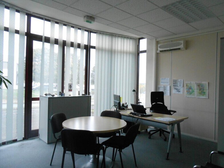 Bureau dans Poitiers à louer - Photo de l’immeuble – Image 3 sur 5