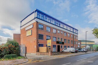 Plus de détails pour 851-861 Coronation Rd, Londres - Coworking à louer