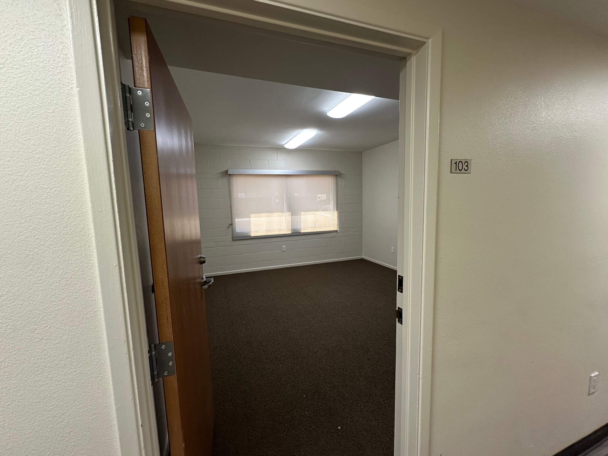 1818 Industrial Rd, Las Vegas, NV à louer Photo intérieure– Image 1 sur 4