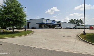 2138 Poole Dr NW, Huntsville, AL à louer Photo de l’immeuble– Image 1 sur 1