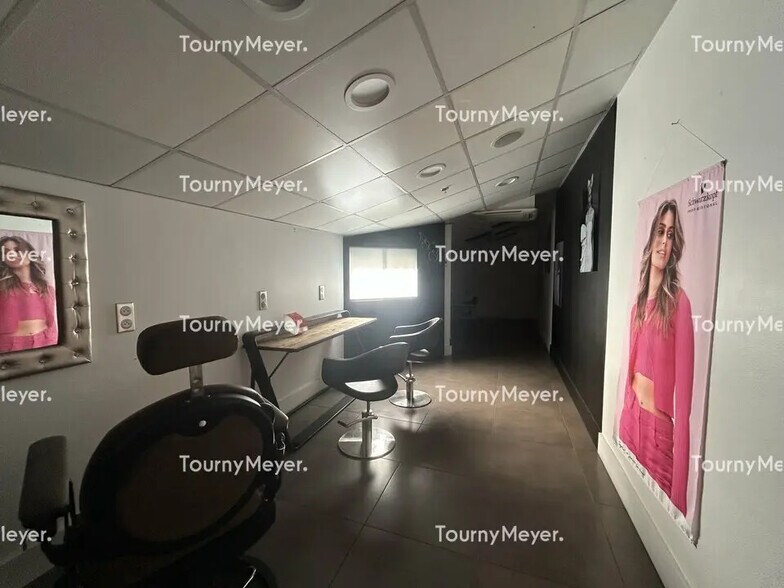 Local commercial dans Montpellier à louer - Photo de l’immeuble – Image 2 sur 2