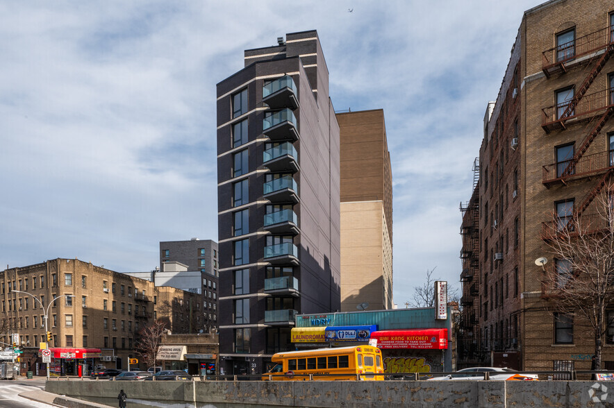 33 Bedford Park Blvd, Bronx, NY à louer - Photo de l’immeuble – Image 3 sur 7