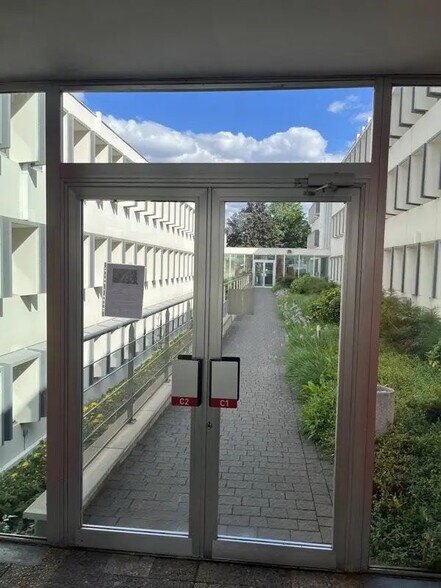 Bureau dans Écully à vendre - Photo de l’immeuble – Image 2 sur 3