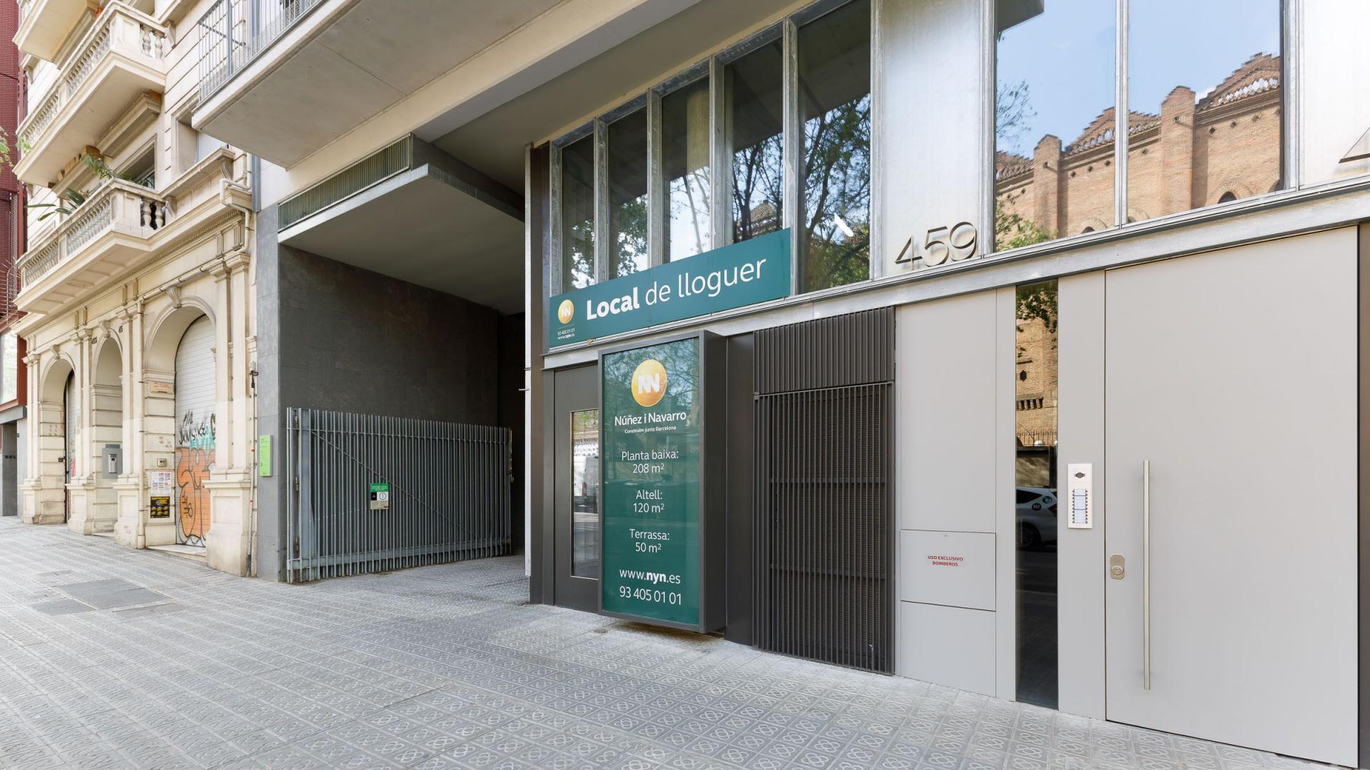 Carrer De La Diputació, 459, Barcelone, Barcelona à louer Photo de l’immeuble– Image 1 sur 25