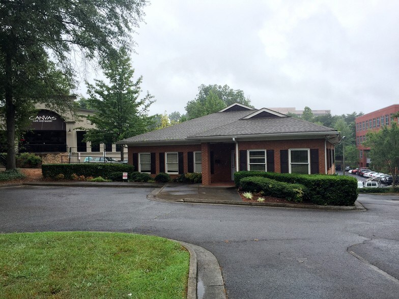 718 Cherokee St NE, Marietta, GA à vendre - Photo de l’immeuble – Image 3 sur 6