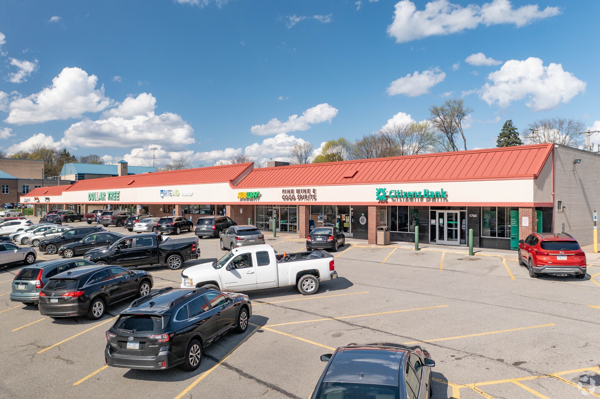 1700-1730 Mt Royal Blvd, Glenshaw, PA à louer Photo de l’immeuble– Image 1 sur 9