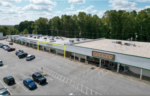 948 S State St, Yadkinville, NC à louer - Photo de l’immeuble – Image 2 sur 3