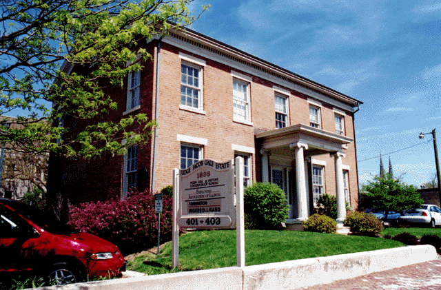 403 NE Jefferson Ave, Peoria, IL à louer - Photo de l’immeuble – Image 2 sur 5