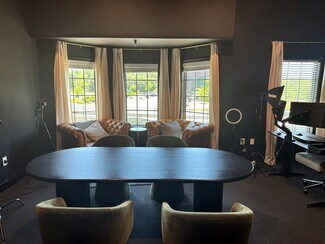 Plus de détails pour 311 S Royal Oaks Blvd, Franklin, TN - Bureau à vendre