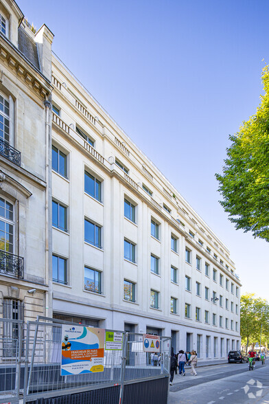 Bureau dans Paris à louer - Photo de l’immeuble – Image 2 sur 5