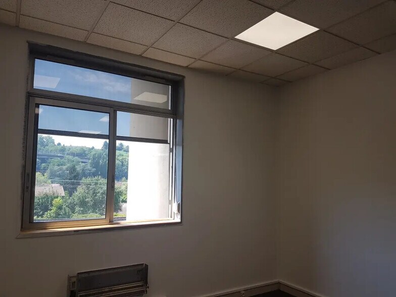 Bureau dans Lyon à vendre - Photo de l’immeuble – Image 2 sur 8