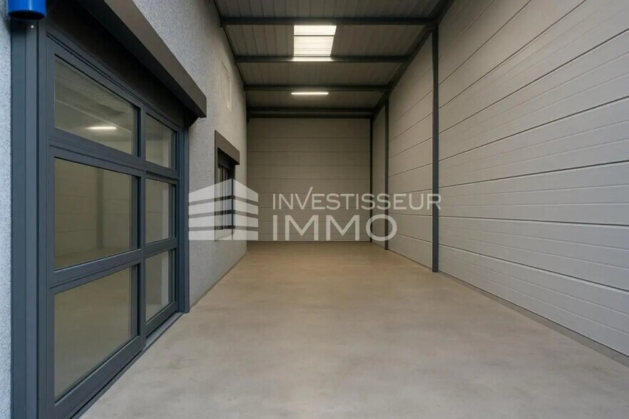 Local d'activités dans Chambly à vendre - Photo de l’immeuble – Image 2 sur 6