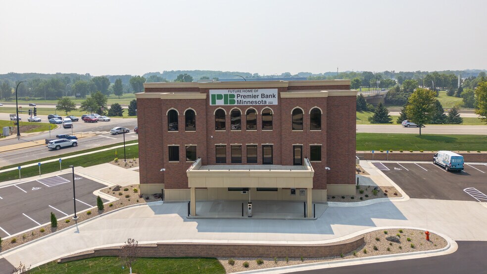 3750 Frontage Rd, Rochester, MN à louer - Photo de l’immeuble – Image 3 sur 14