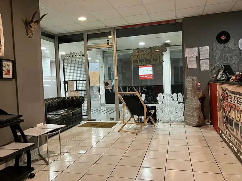 Local commercial dans Bourges à vendre - Hall d’entrée – Image 3 sur 3